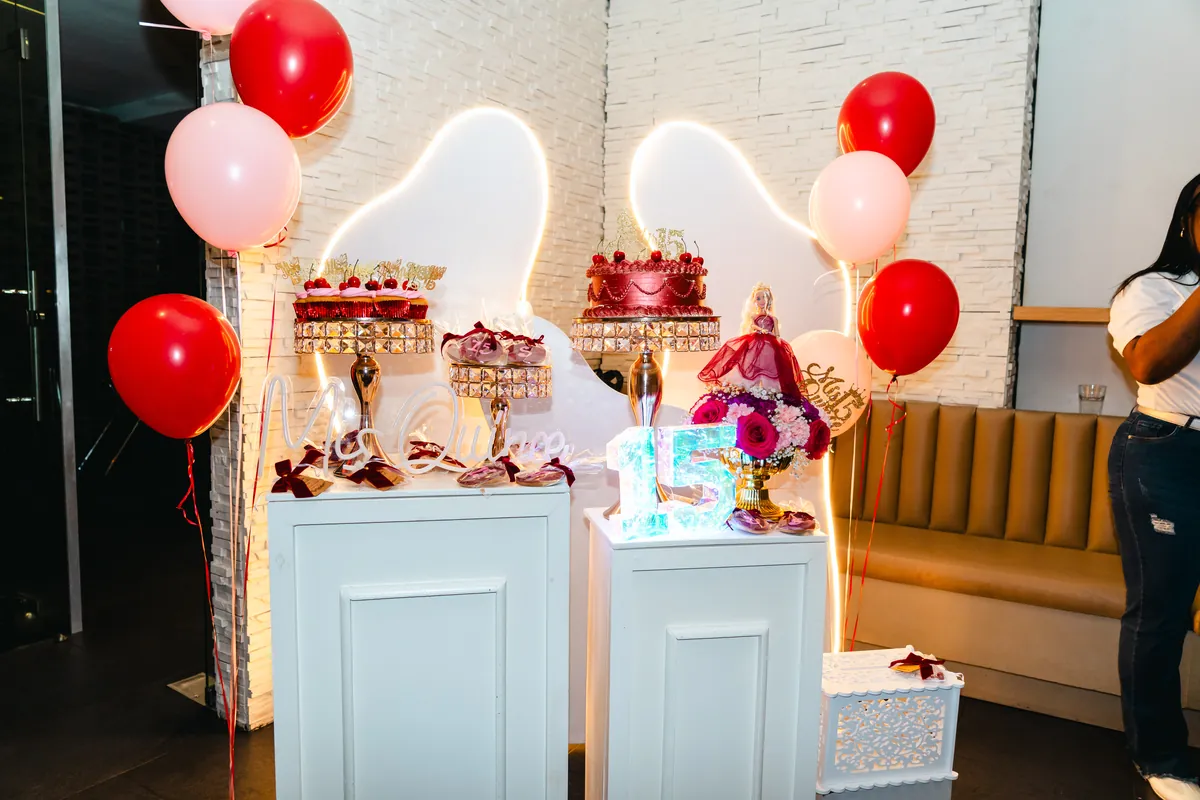 Mesa de postres de quinceañera